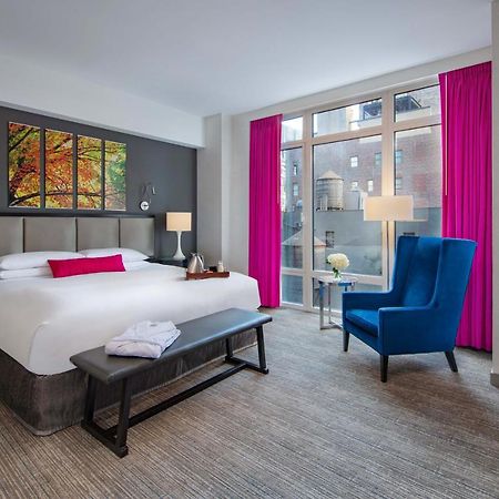 Hotel Royalton Park Avenue New York Esterno foto A guest room at the Hotel Commonwealth