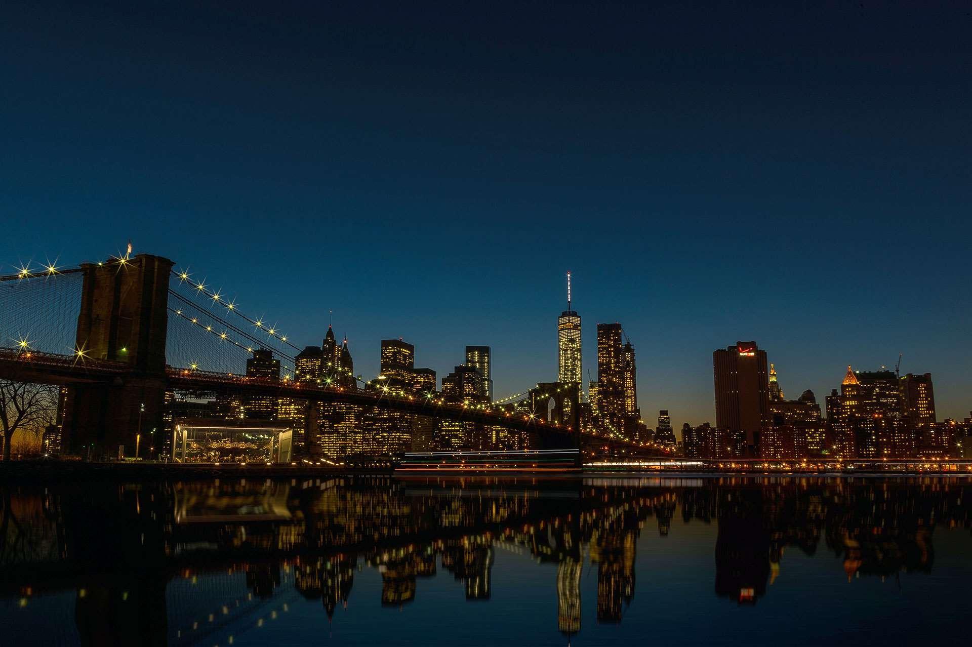 Hotel Royalton Park Avenue New York Esterno foto Manhattan skyline at night