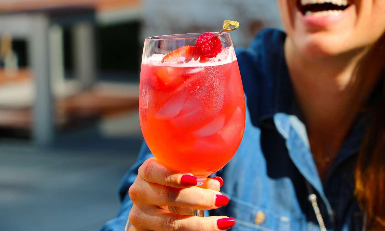 Hotel Royalton Park Avenue New York Esterno foto A strawberry bellini