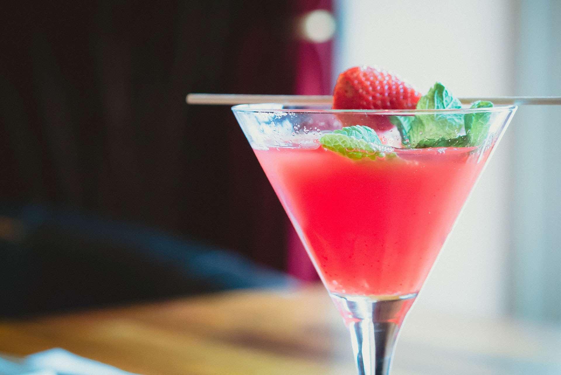 Hotel Royalton Park Avenue New York Esterno foto A strawberry martini