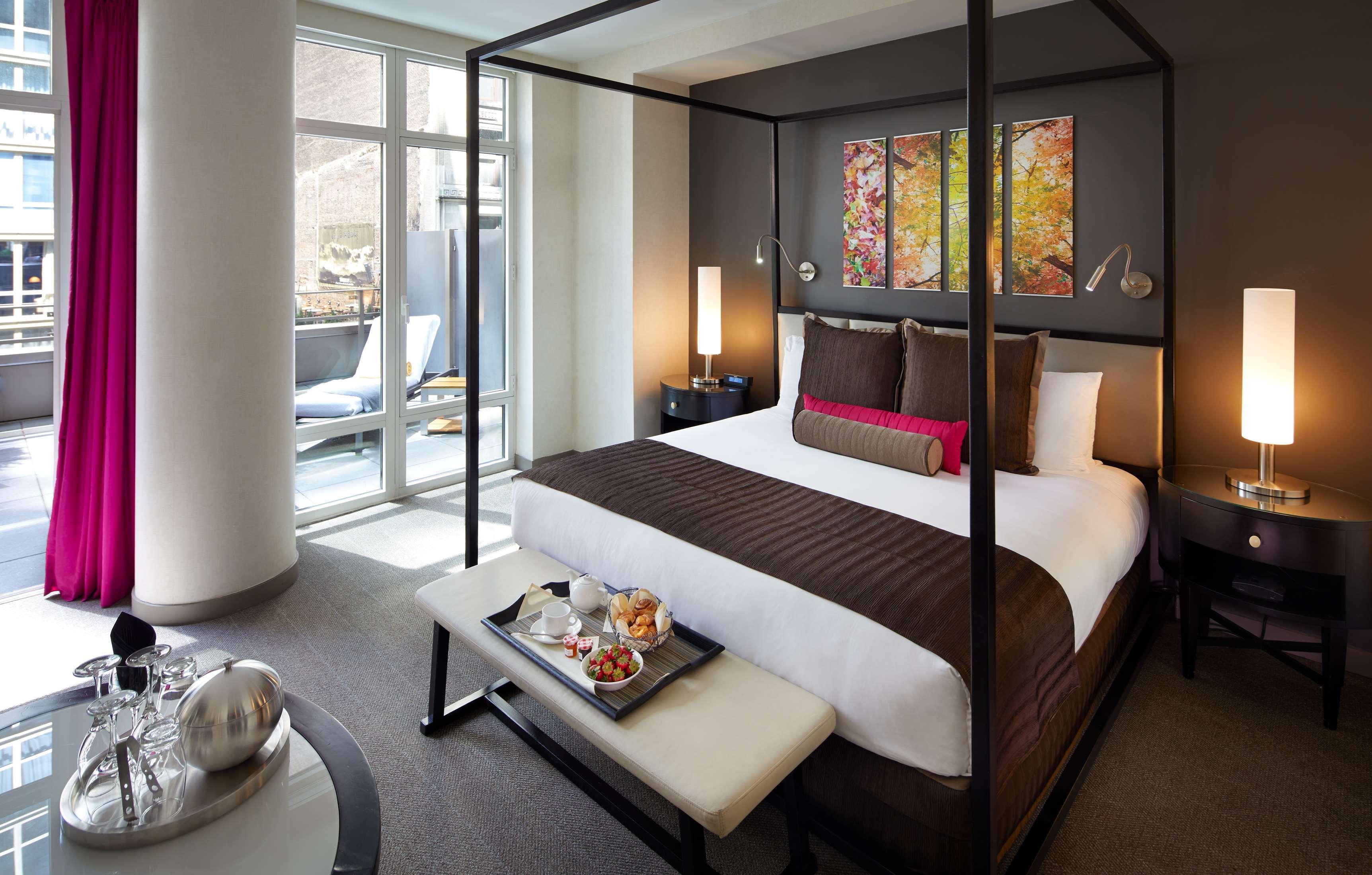 Hotel Royalton Park Avenue New York Esterno foto A bedroom at the Mandarin Oriental Washington DC
