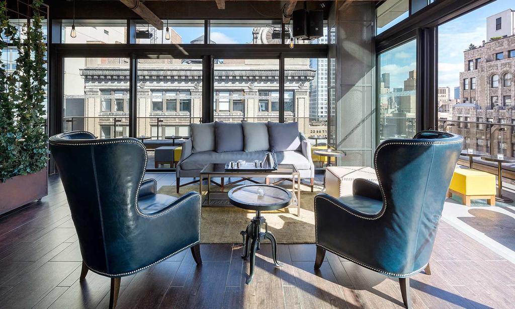 Hotel Royalton Park Avenue New York Esterno foto The rooftop lounge at the Standard East Village